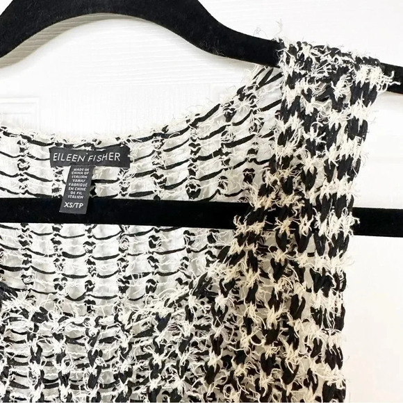 EILEEN FISHER Size XS Tufted Cotton Twist Black White Jewel Neck Crop Shell - Picture 3 of 8